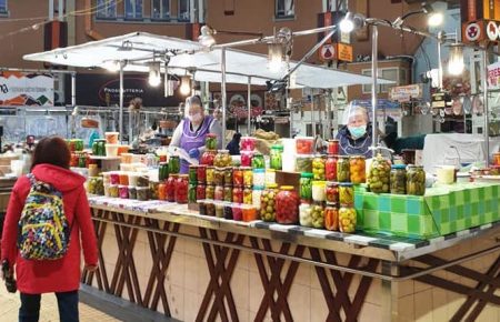 В столице уже открыли 10 продовольственных рынков (список)