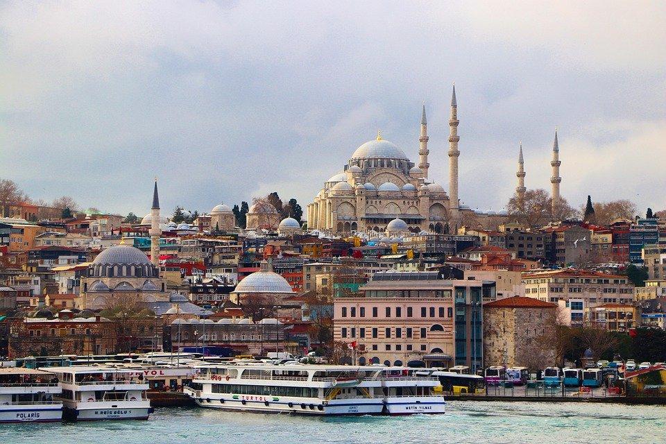 Туреччина планує відновити зовнішній туризм з середини червня