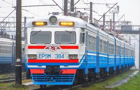 З 1 червня Укрзалізниця відновлює роботу 214 приміських потягів