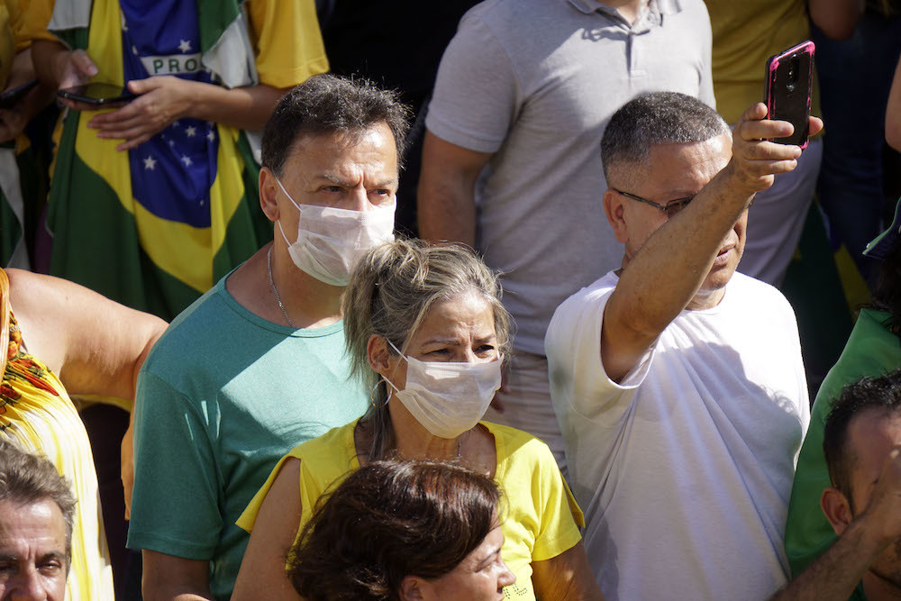 Що відбувається в Бразилії, яка є лідером по кількості хворих на коронавірус у Південній Америці?