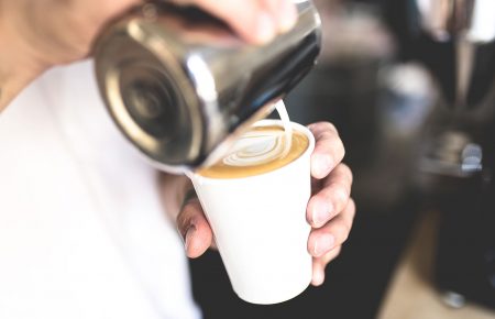 В Киеве разрешат продавать кофе на вынос — Кличко