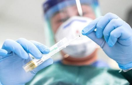 В Украине за сутки зафиксировали 416 новых случаев коронавируса, 17 человек умерли