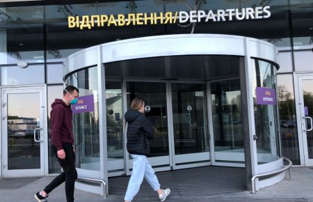 Заборонити виїзд громадян України закордон можна тільки спеціальним законом — юрист Роман Єделєв