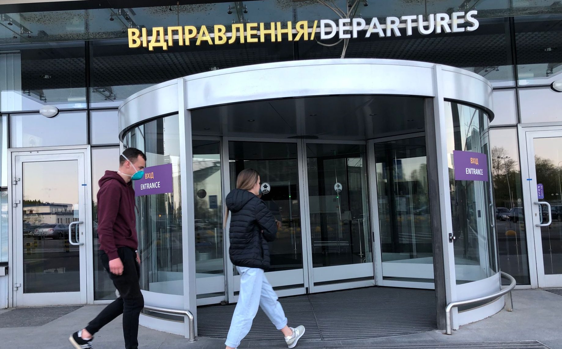 Заборонити виїзд громадян України закордон можна тільки спеціальним законом — юрист Роман Єделєв