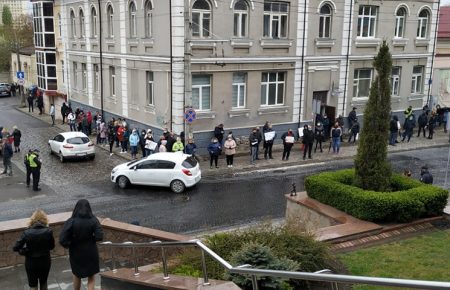 «Досить знущань»: підприємці Луцька після мітингу біля міськради обіцяють перекрити дороги