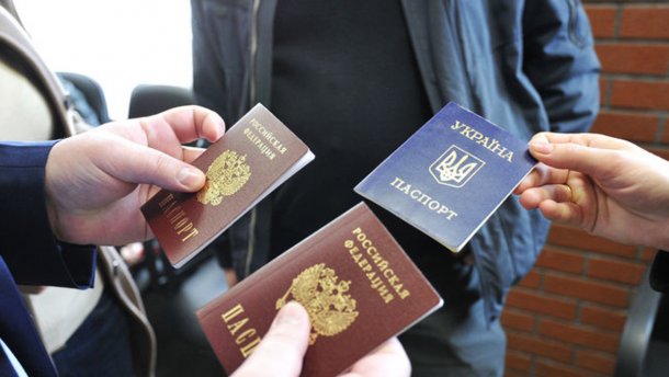 Під час реінтеграції окупованого Донбасу українцям з російськими паспортами доведеться робити вибір — Костін