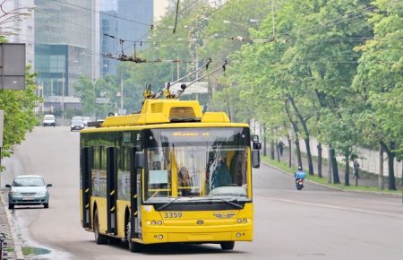 Столичный транспорт может заработать 23 мая, кроме метро