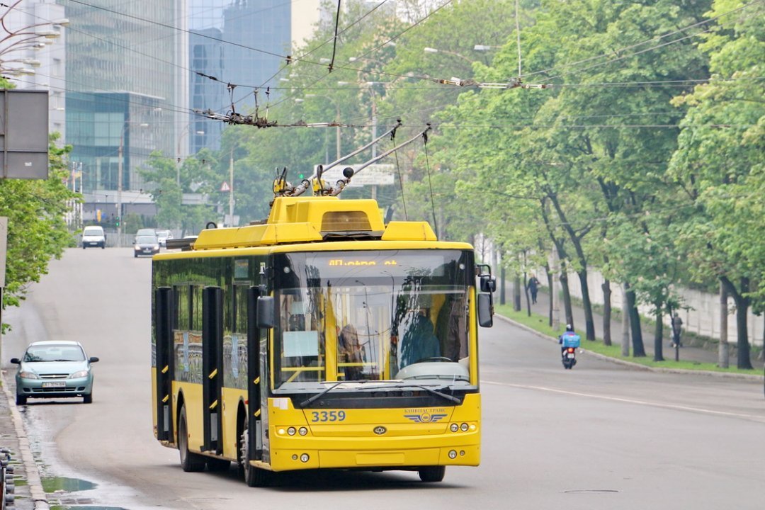 Столичный транспорт может заработать 23 мая, кроме метро