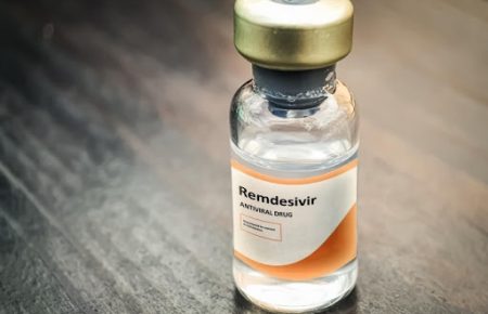 У США для лікування коронавірусу схвалили «Ремдесивір», який розробляли для боротьби з Еболою