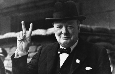 На онлайн-аукціоні продадуть понад 100 книг, рукописів і фотографій Черчилля