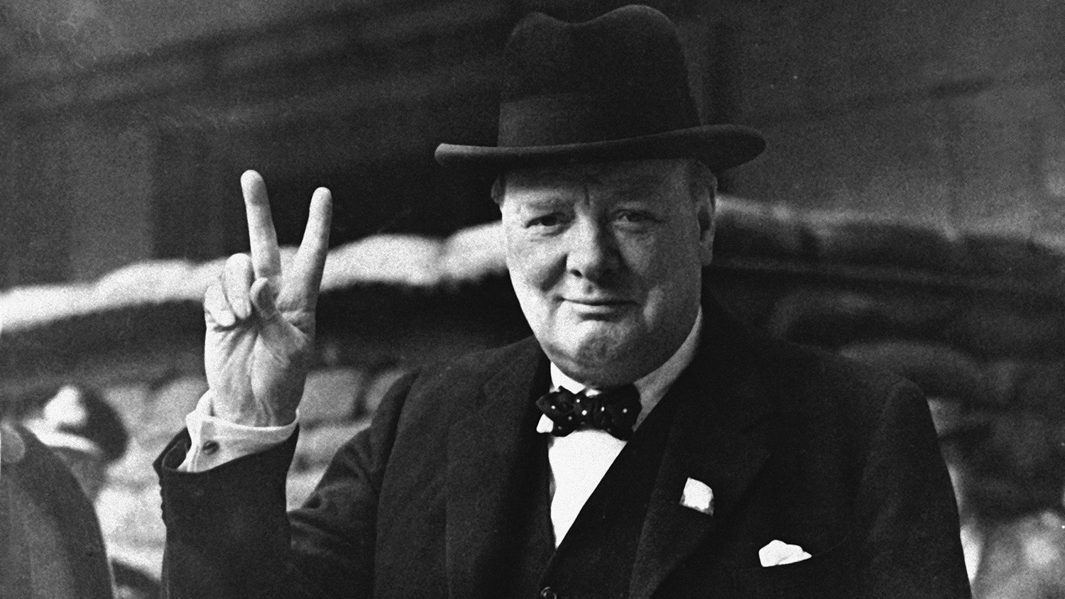 На онлайн-аукціоні продадуть понад 100 книг, рукописів і фотографій Черчилля