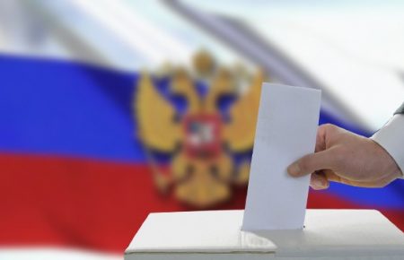 У РФ Путін підписав закон, який обмежує право на участь у виборах людей з судимістю