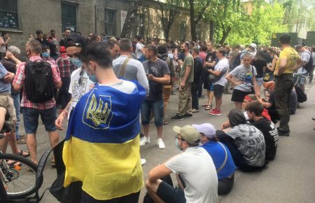 Дело Стерненко: всех задержанных под судом активистов отпустили