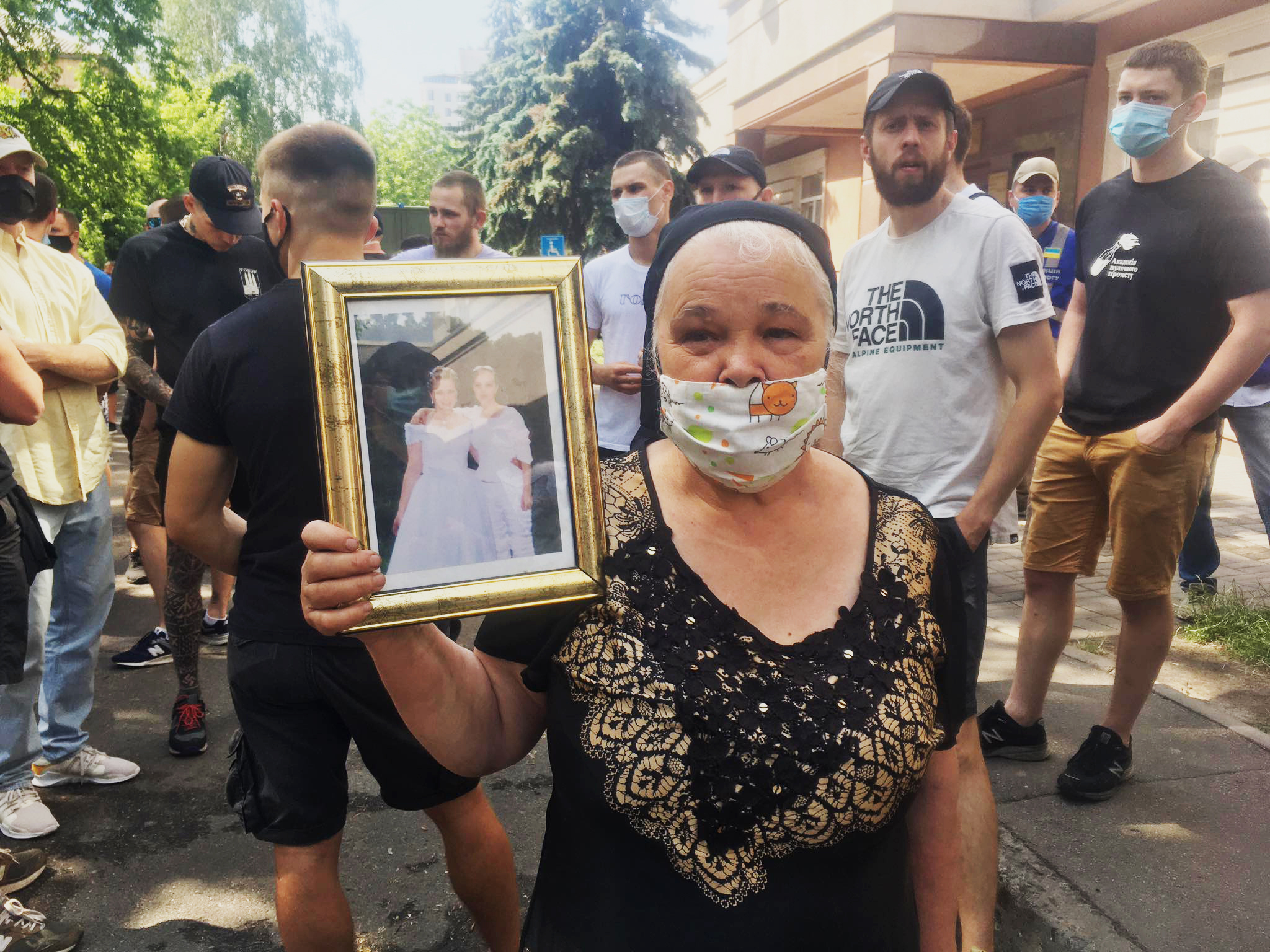 Россошанський відмовляється від свідчень: мати Ірини Ноздровської кличе ЗМІ на засідання суду