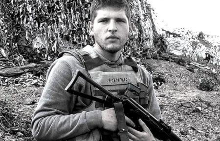 На Донбассе от пули снайпера боевиков погиб 22-летний старший солдат Богдан Коваленко