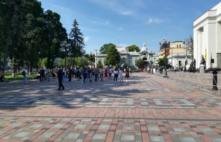 Під Радою протестують проти призначення Шкарлета новим міністром освіти
