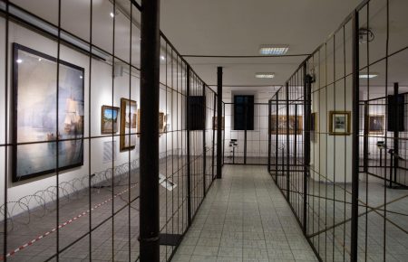 Искусство за решеткой: в Музее Гончара открылась выставка полотен из семейной коллекции Порошенко