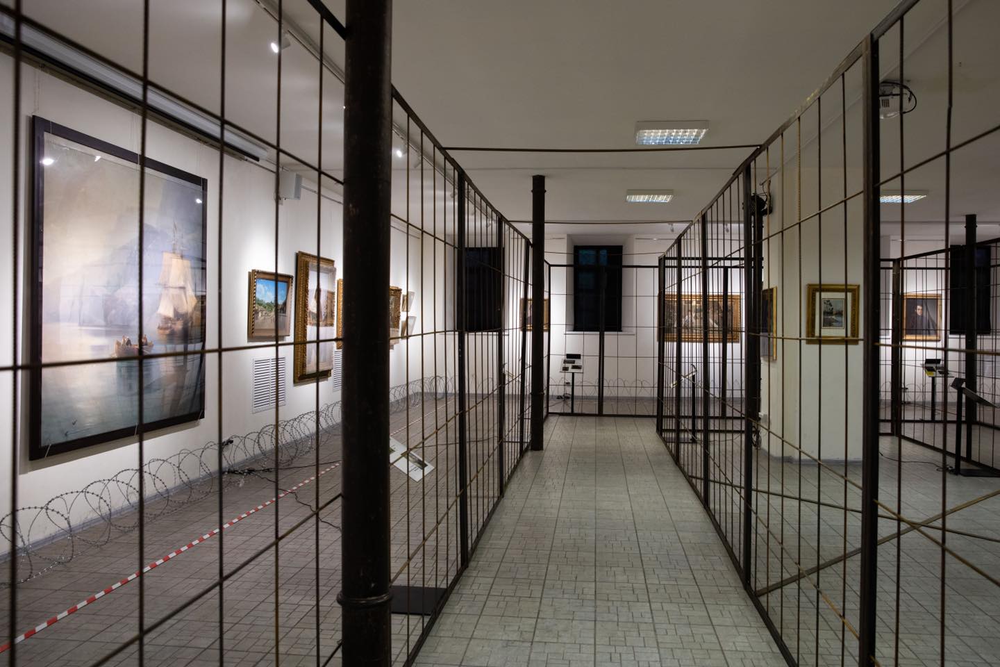 Искусство за решеткой: в Музее Гончара открылась выставка полотен из семейной коллекции Порошенко