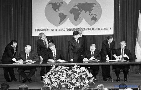 Від третього у світі потенціалу до Будапештського меморандуму: історія ядерного роззброєння України