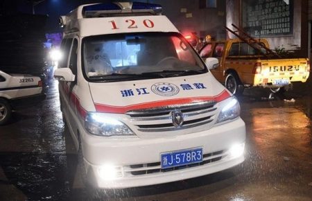 У Китаї чоловік з ножем напав на школярів, понад 40 людей постраждали