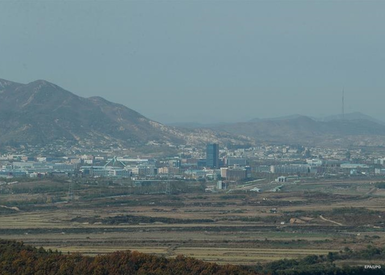 КНДР взорвала межкорейский офис связи в Кэсоне