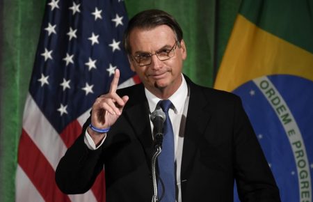 Президент Бразилії пригрозив вивести свою країну з ВООЗ