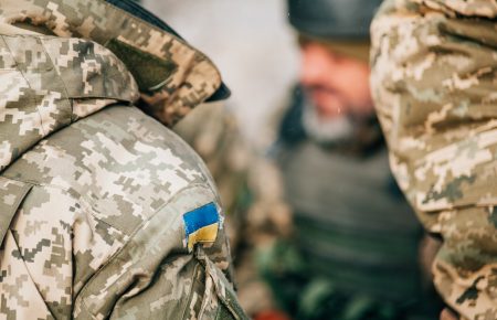 На Донбассе военные подорвались на мине, есть раненые