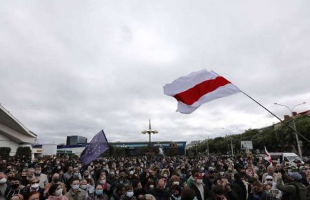 На акціях простесту в Білорусі затримали понад 100 людей