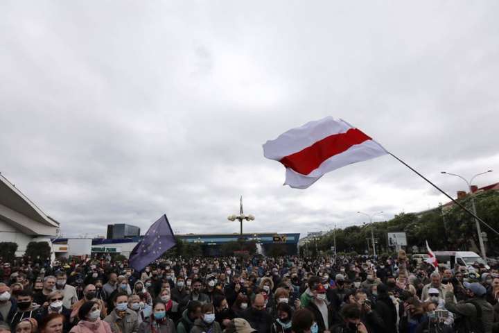 На акціях простесту в Білорусі затримали понад 100 людей
