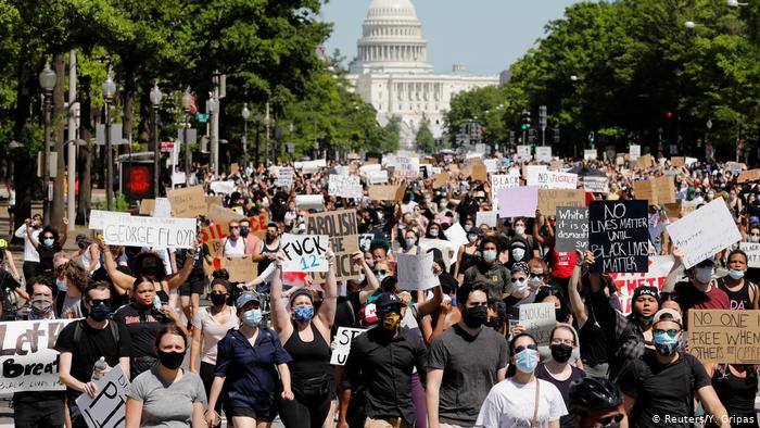 Протести у США: поліція і демонстранти понад 60 разів нападали на журналістів