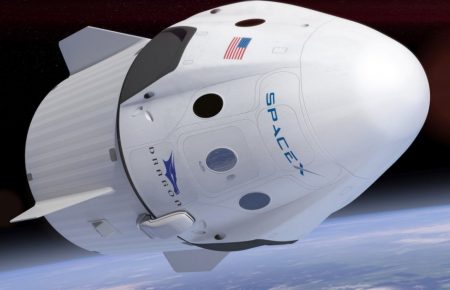 SpaceX відправила у космос нову партію супутників, ще трьох поліцейських звинуватили у вбивстві Флойда: головні новини ночі