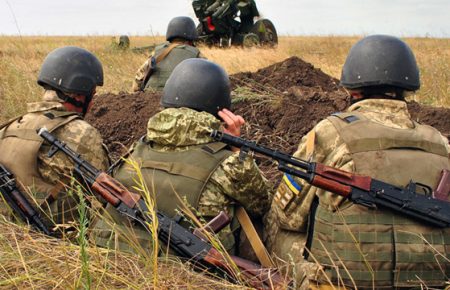 В результате обстрела у Крымского ранены двое украинских военных