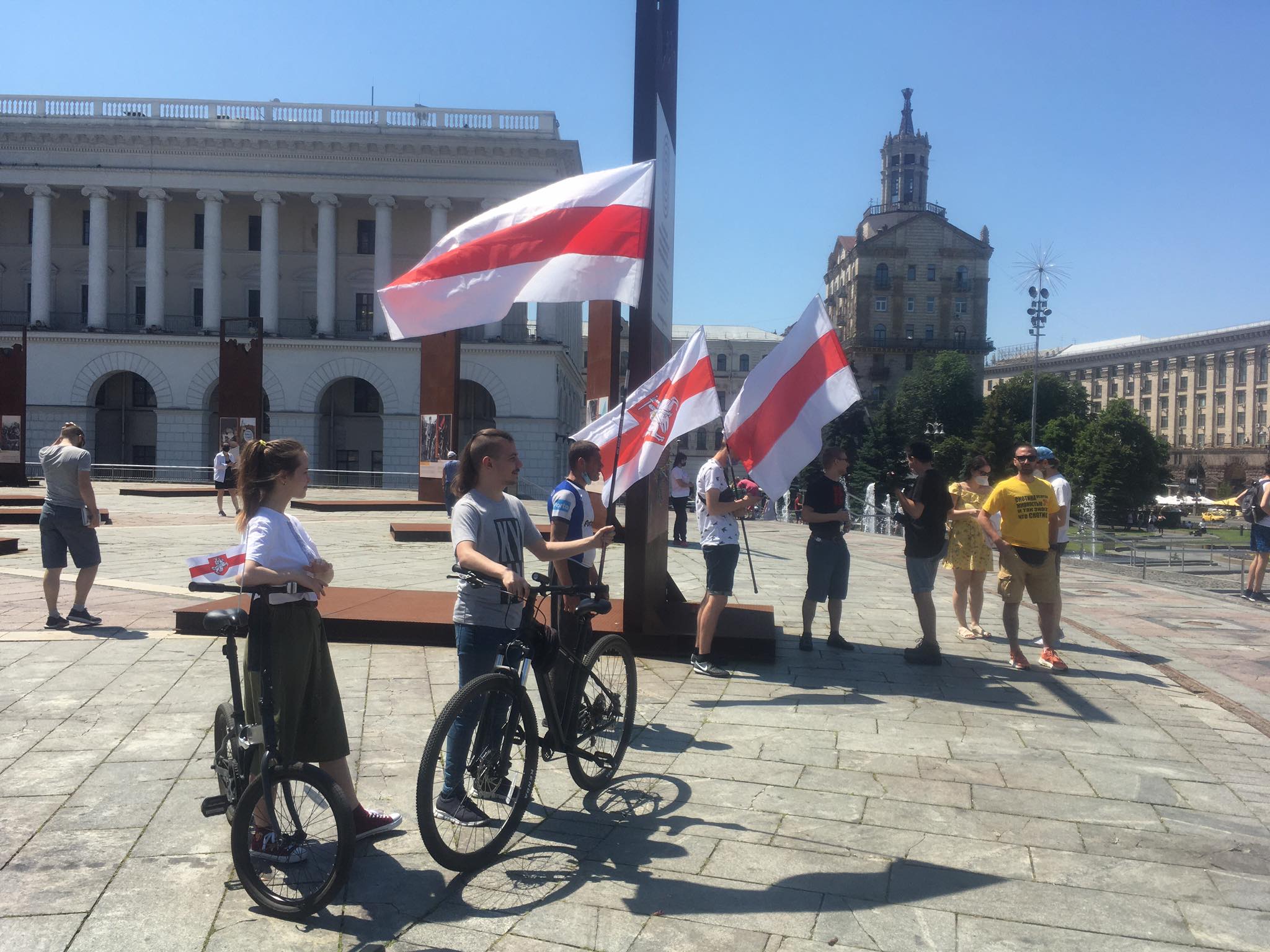 У центрі Києва проходить акція солідарності з Білоруссю