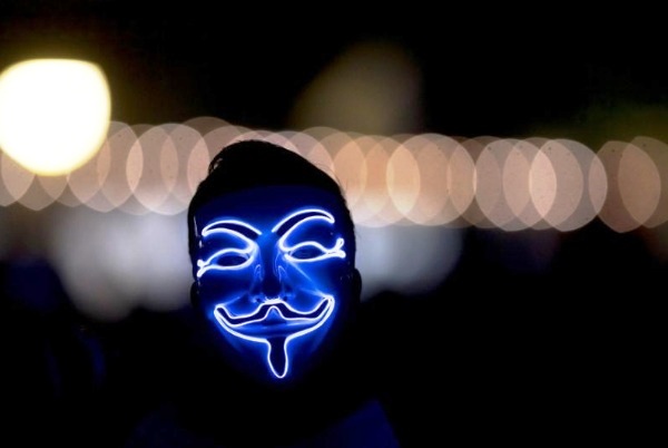 На тлі протестів у США активізується хакерський рух Anonymous