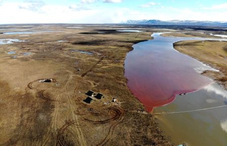 У російському Норильську з резервуару ТЕЦ у річки витекло близько 20 тис. тонн нафтопродуктів