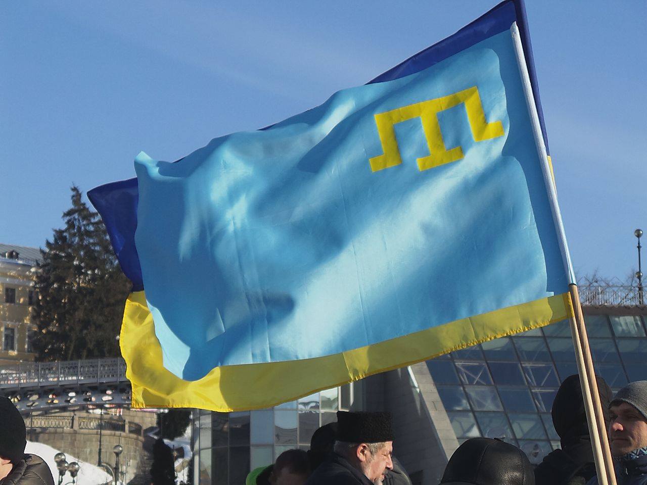 День кримськотатарського прапора: історія, символізм, стяг у часи СРСР, депортації та окупації