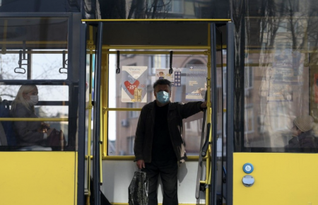 В Украине за сутки подтвердили 758 новых случаев коронавируса