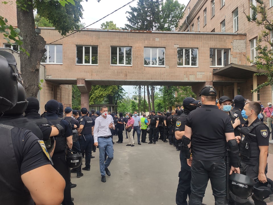 Після сутичок біля «чорнобильської» лікарні у Харкові поліція відкрила три кримінальних провадження