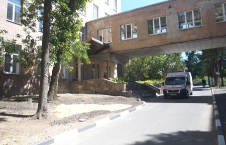 В «чернобыльской» больнице Харькова не хватает медиков — 70% отказались работать с больными COVID-19