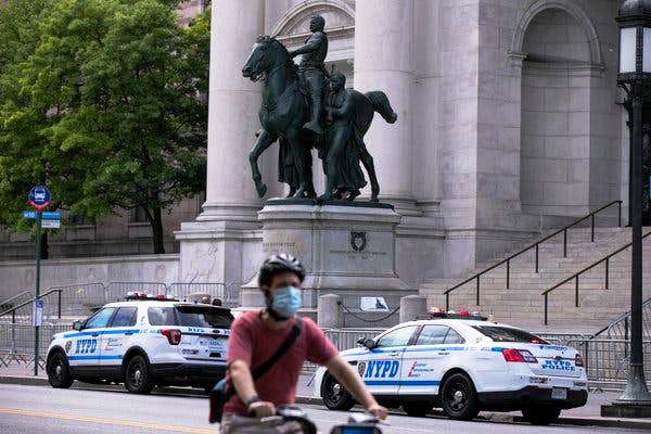 У Нью-Йорку демонтують пам’ятник 26-му президенту США Рузвельту