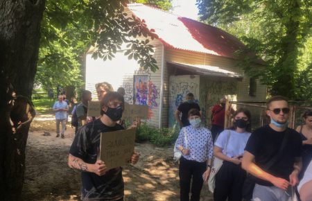 Висотне будівництво впритул до парку: як депутати і активісти сварилися через сквер Чкалова