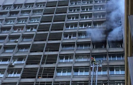 У Києві пожежа у будівлі «Київпроекту» (відео)