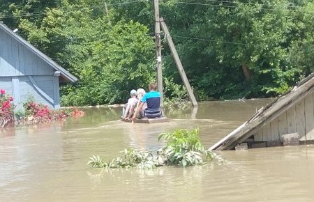 На Івано-Франківщині через повені підтоплено понад 300 домогосподарств у селі Нижнів