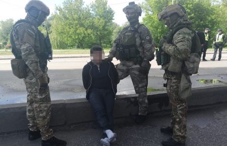 У мужчины, который угрожал подорвать мост Метро, вместо бомбы был муляж — Крищенко