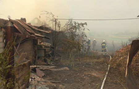 В Новоайдарском районе на Луганщине продолжают тушить отдельные очаги тления леса