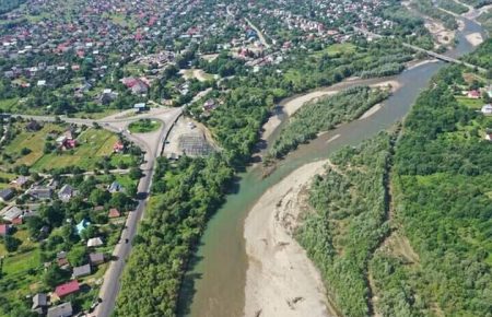 На заході України знову попереджають про зливи та підйом рівня води у річках