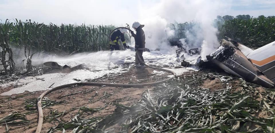 На Киевщине упал легкомоторный самолет с двумя людьми на борту — МВС