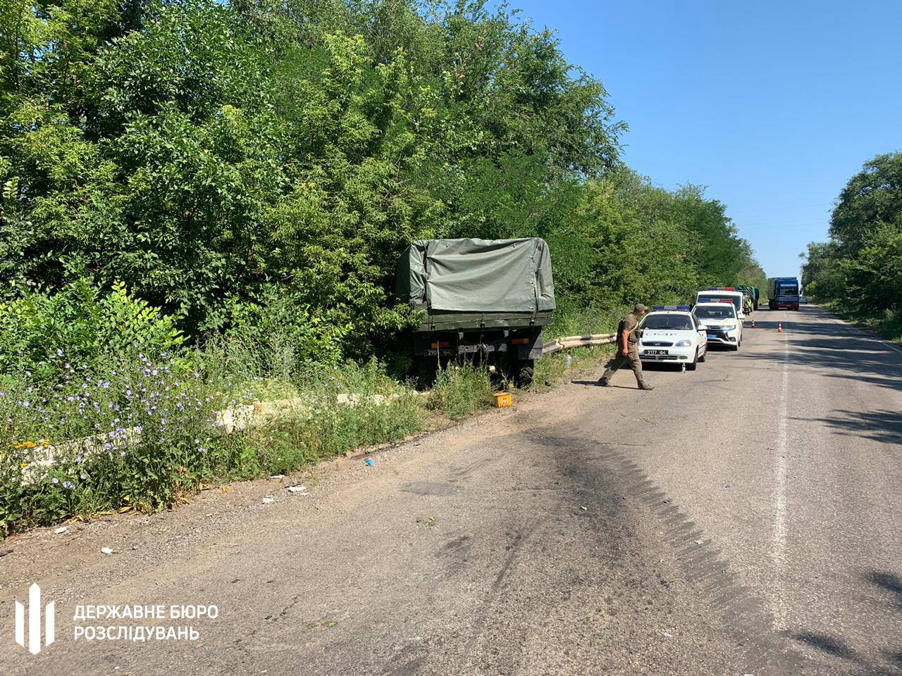 ДТП на трассе Харьков-Симферополь: военный КрАЗ выехал на встречную полосу, два человека погибли