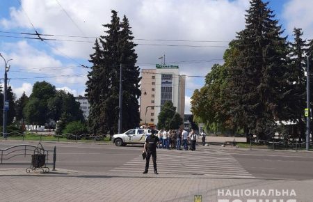 Захват заложников в Луцке: взрывотехники обезвредили гранату, которую бросил злоумышленник