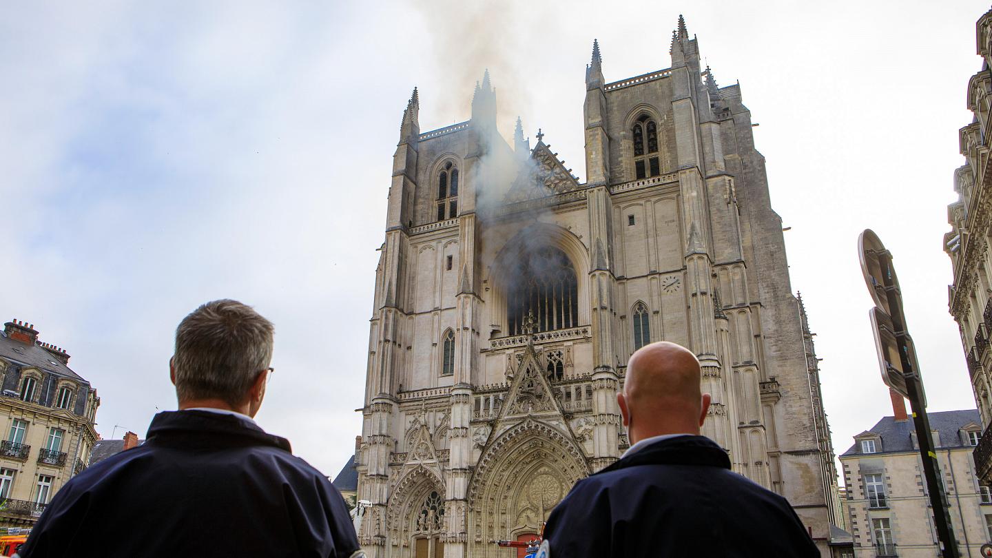 Пожежа у соборі у Нанті: підозрюваний волонтер зізнався у підпалі